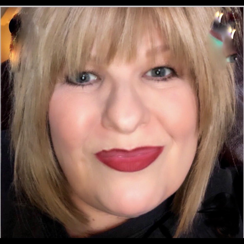 Meet Your 🌟POSH AMBASSADOR, LINDA🌟